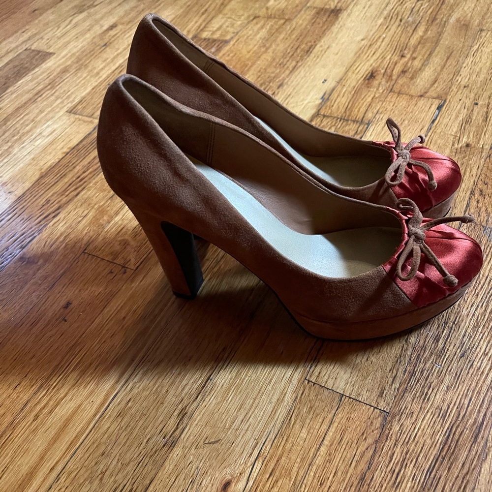 NWT brown suede heels with red satin toes
